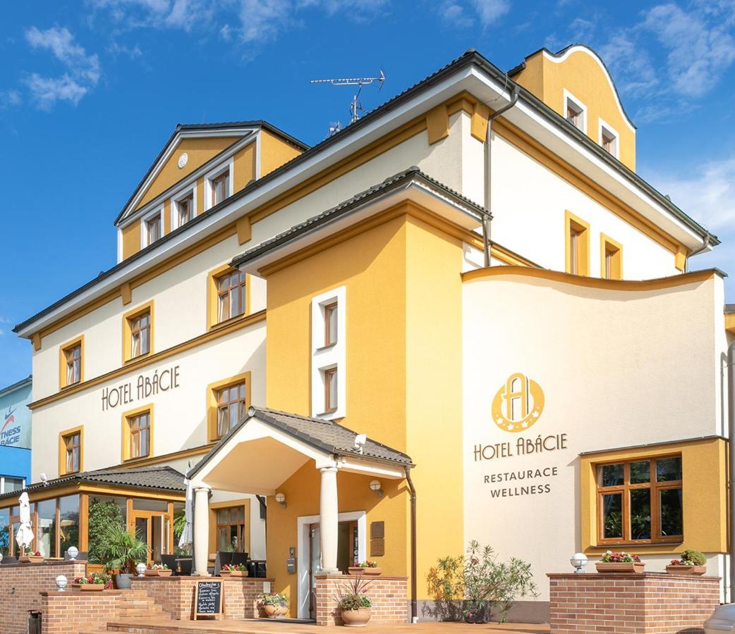 Hotel Abacie & Wellness Valasske Mezirici Exterior photo
