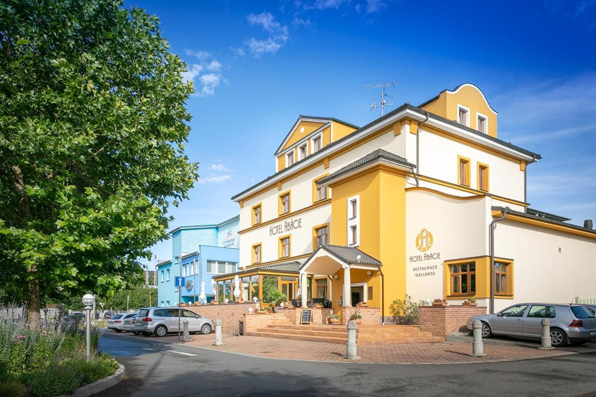 Hotel Abacie & Wellness Valasske Mezirici Exterior photo