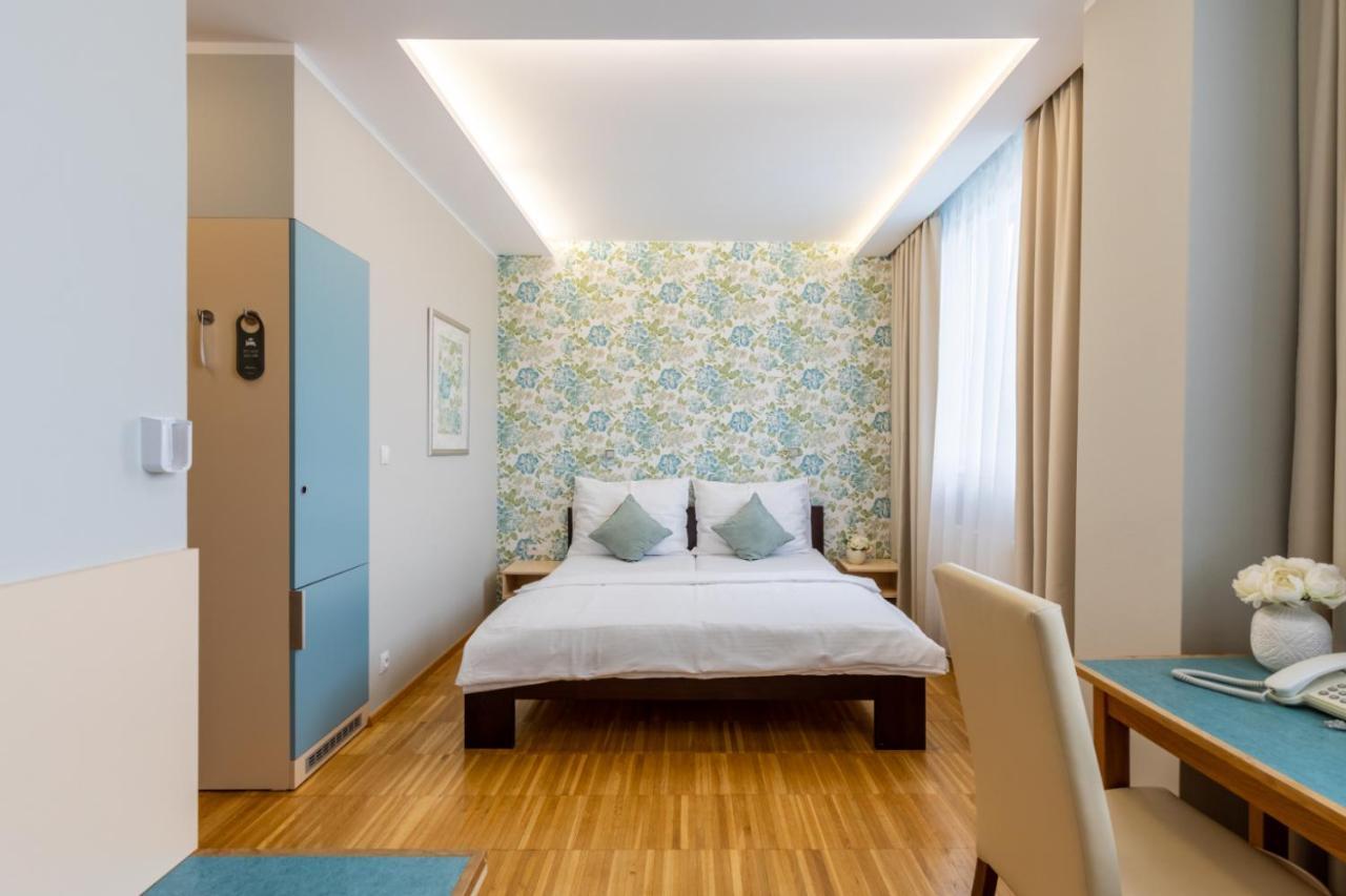 Hotel Abacie & Wellness Valasske Mezirici Exterior photo